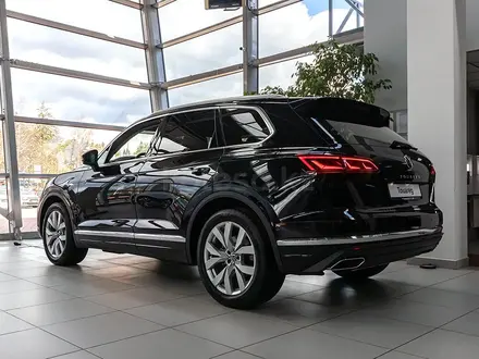 Volkswagen Touareg 2022 года за 32 900 000 тг. в Алматы – фото 3