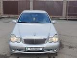 Mercedes-Benz C 180 2002 года за 3 600 000 тг. в Экибастуз – фото 2