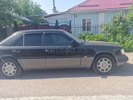 Mercedes-Benz E 220 1993 года за 2 570 000 тг. в Алматы – фото 10