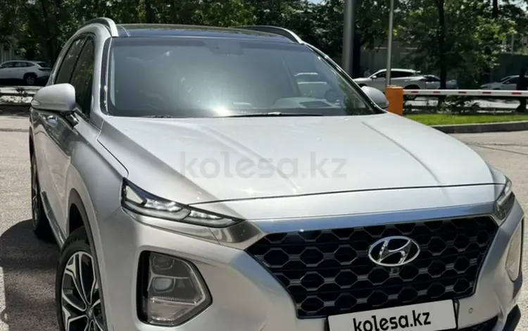 Hyundai Santa Fe 2019 годаүшін15 250 000 тг. в Алматы