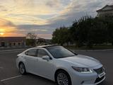 Lexus ES 350 2015 годаүшін8 300 000 тг. в Актау – фото 2