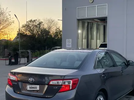 Toyota Camry 2014 года за 6 500 000 тг. в Актобе – фото 13