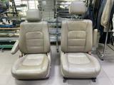 Сидения перед кожа LX 470 LC 100 LC 105 за 240 000 тг. в Астана