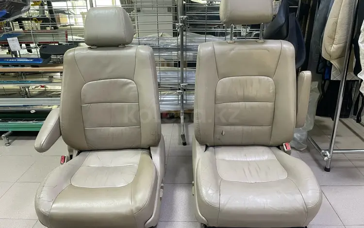 Сидения перед кожа LX 470 LC 100 LC 105 за 240 000 тг. в Астана
