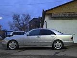 Mercedes-Benz E 270 2001 годаүшін4 500 000 тг. в Караганда – фото 3