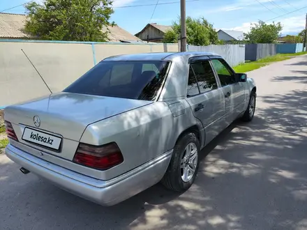 Mercedes-Benz E 220 1993 года за 2 000 000 тг. в Алматы – фото 3