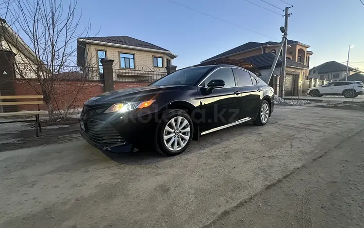 Toyota Camry 2020 года за 7 700 000 тг. в Атырау