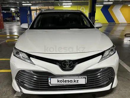 Toyota Camry 2019 года за 14 200 000 тг. в Шымкент – фото 2