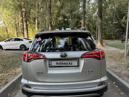 Toyota RAV4 2019 года за 11 450 000 тг. в Алматы – фото 11