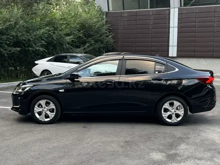 Chevrolet Onix 2025 года за 6 350 000 тг. в Караганда – фото 16
