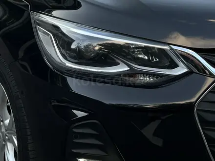 Chevrolet Onix 2025 года за 6 350 000 тг. в Караганда – фото 6