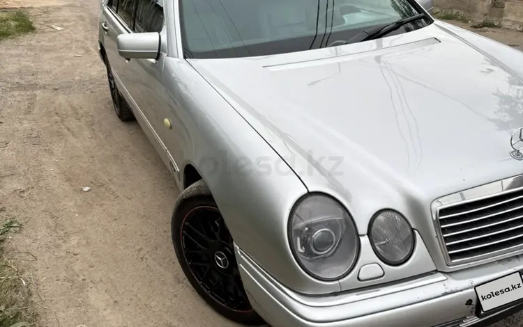 Mercedes-Benz E 320 1998 года за 2 099 000 тг. в Алматы