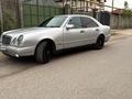 Mercedes-Benz E 320 1998 года за 2 099 000 тг. в Алматы – фото 5