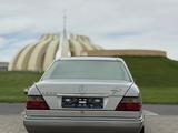 Mercedes-Benz E 220 1993 годаfor4 200 000 тг. в Туркестан – фото 5