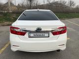 Toyota Camry 2013 годаүшін10 400 000 тг. в Шымкент – фото 2