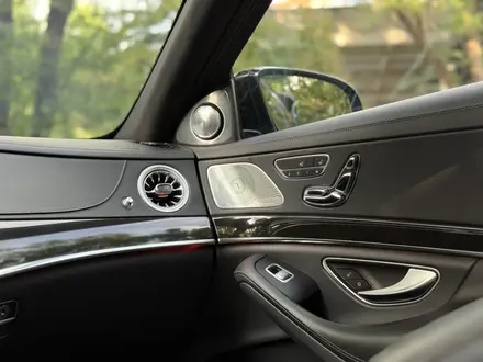 Mercedes-Benz S 500 2014 года за 22 700 000 тг. в Алматы – фото 33