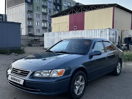 Toyota Camry 2001 года за 3 700 000 тг. в Алматы – фото 2