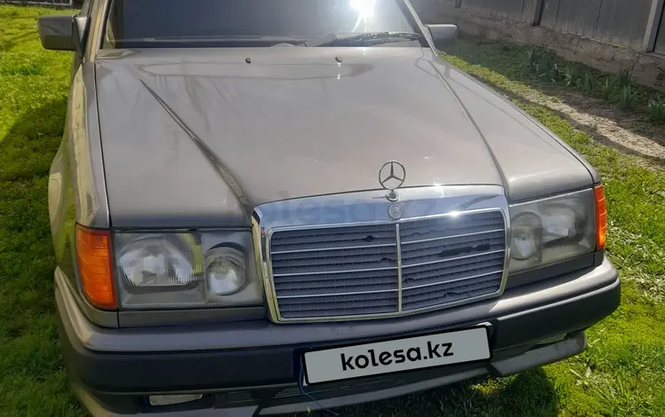 Mercedes-Benz E 220 1992 года за 1 750 000 тг. в Алматы