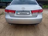 Hyundai Sonata 2005 года за 4 500 000 тг. в Уральск – фото 4