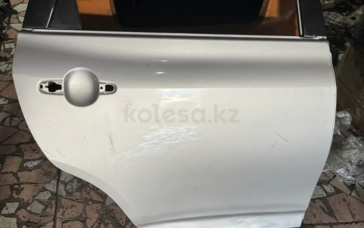 Дверь задняя правая за 95 000 тг. в Караганда