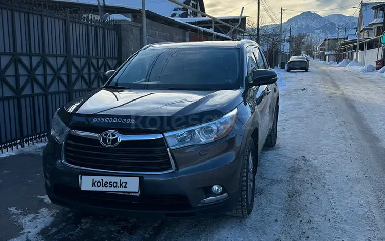 Toyota Highlander 2015 годаfor15 300 000 тг. в Астана