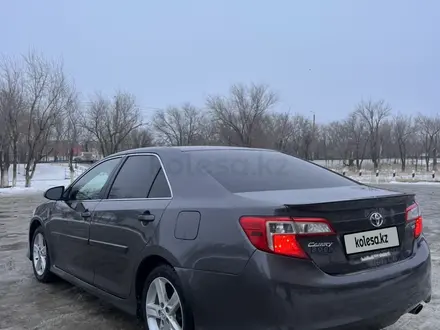 Toyota Camry 2013 года за 8 500 000 тг. в Уральск – фото 3