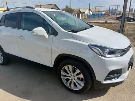 Chevrolet Tracker 2021 года за 8 300 000 тг. в Атырау – фото 5