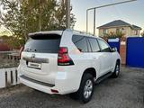 Toyota Land Cruiser Prado 2023 года за 30 500 000 тг. в Атырау – фото 3