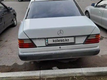 Mercedes-Benz E 200 1993 года за 1 100 000 тг. в Павлодар – фото 10