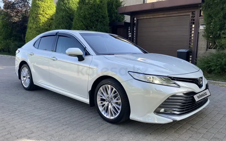 Toyota Camry 2019 года за 14 500 000 тг. в Шымкент
