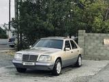 Mercedes-Benz E 220 1993 года за 2 000 000 тг. в Тараз – фото 2