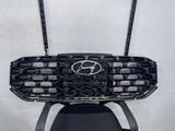 Решетка радиатора Hyundai Santa Fe 2021-2024 (NEW ORIGINAL) за 10 000 тг. в Алматы