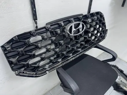 Решетка радиатора Hyundai Santa Fe 2021-2024 (NEW ORIGINAL) за 10 000 тг. в Алматы – фото 5