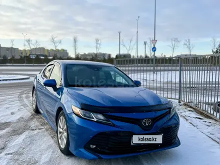 Toyota Camry 2020 года за 12 500 000 тг. в Астана – фото 2