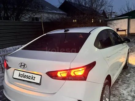 Hyundai Accent 2021 года за 5 500 000 тг. в Астана – фото 3
