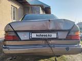 Mercedes-Benz E 260 1991 года за 600 000 тг. в Алматы