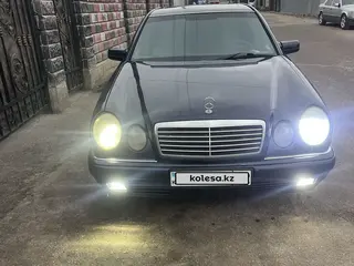 Mercedes-Benz E 280