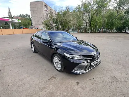 Toyota Camry 2019 года за 12 000 000 тг. в Павлодар – фото 2