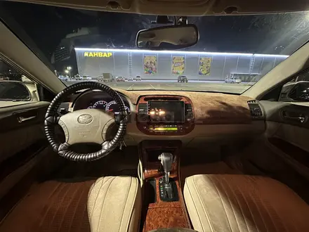 Toyota Camry 2005 года за 4 000 000 тг. в Актобе – фото 11