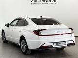 Hyundai Sonata 2022 года за 12 750 000 тг. в Астана – фото 2