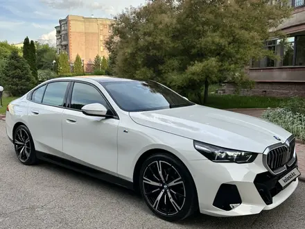 BMW 530 2024 года за 37 500 000 тг. в Алматы – фото 2