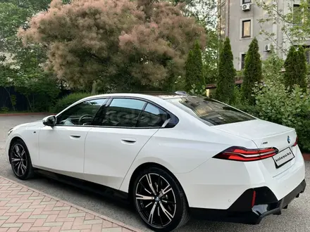 BMW 530 2024 года за 37 500 000 тг. в Алматы – фото 5