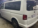 Volkswagen Multivan 2015 годаfor15 400 000 тг. в Актобе – фото 4