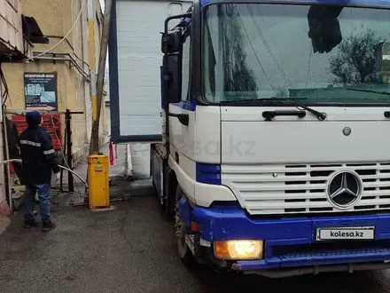 Mercedes-Benz  Actros 2000 года за 29 500 000 тг. в Алматы – фото 4