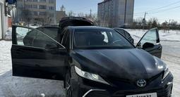 Toyota Camry 2021 года за 19 500 000 тг. в Петропавловск – фото 2