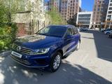 Volkswagen Touareg 2014 года за 14 000 000 тг. в Астана – фото 4