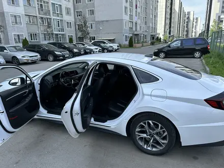 Hyundai Sonata 2021 года за 11 000 000 тг. в Алматы – фото 14