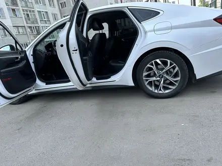Hyundai Sonata 2021 года за 11 000 000 тг. в Алматы – фото 18