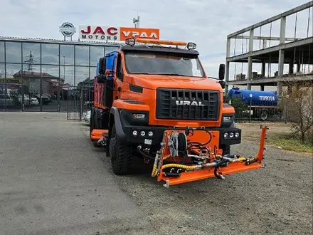 Урал  Всесезонная комбинированная дорожная машина (КДМ) УРАЛ NEXT 2022 года за 48 000 000 тг. в Атырау