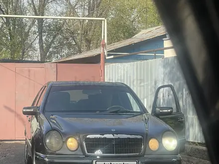 Mercedes-Benz E 280 1996 года за 2 000 000 тг. в Алматы – фото 3